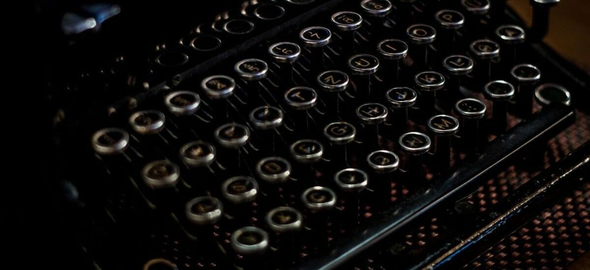 Picture of typewriter to represent pitch writing