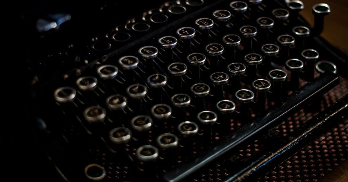 Picture of typewriter to represent pitch writing